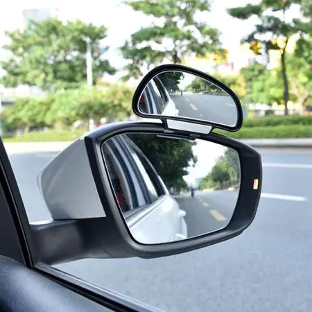 Blind spot mirror installed on car
